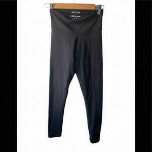 𝅺aritzia black high rise leggings size small